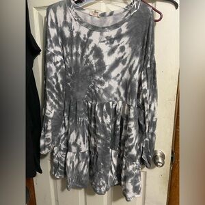 Altar'd State Gray and White Tie-Dye Tunic